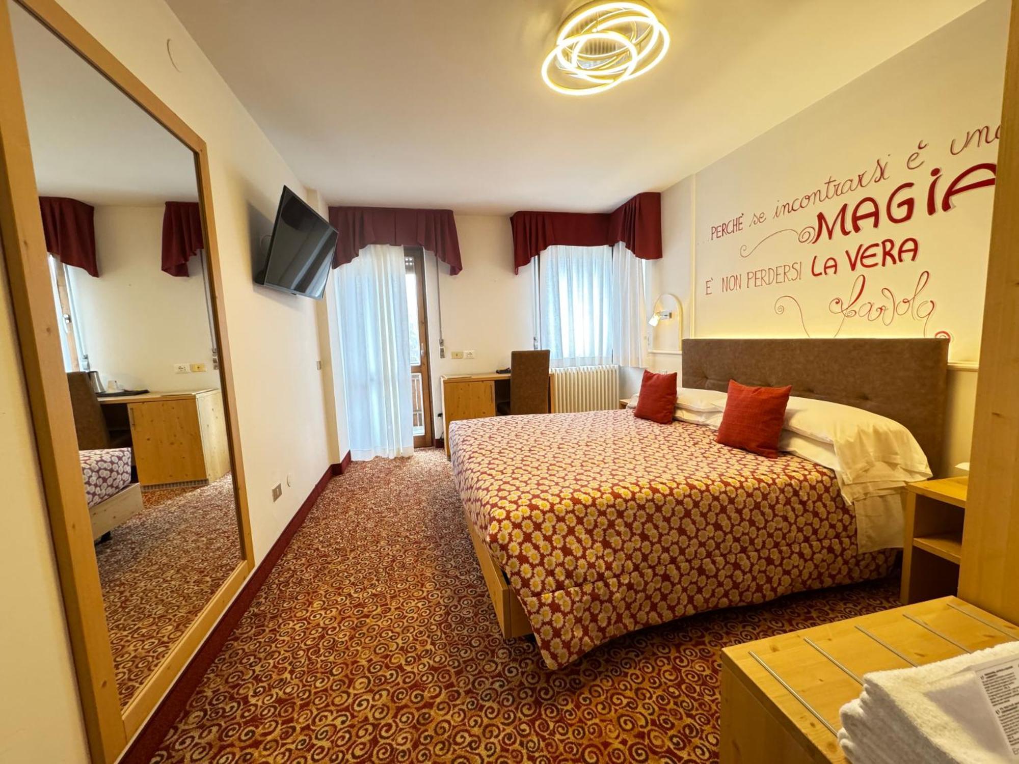 Hotel Europa San Martino Di Castrozza Exterior photo