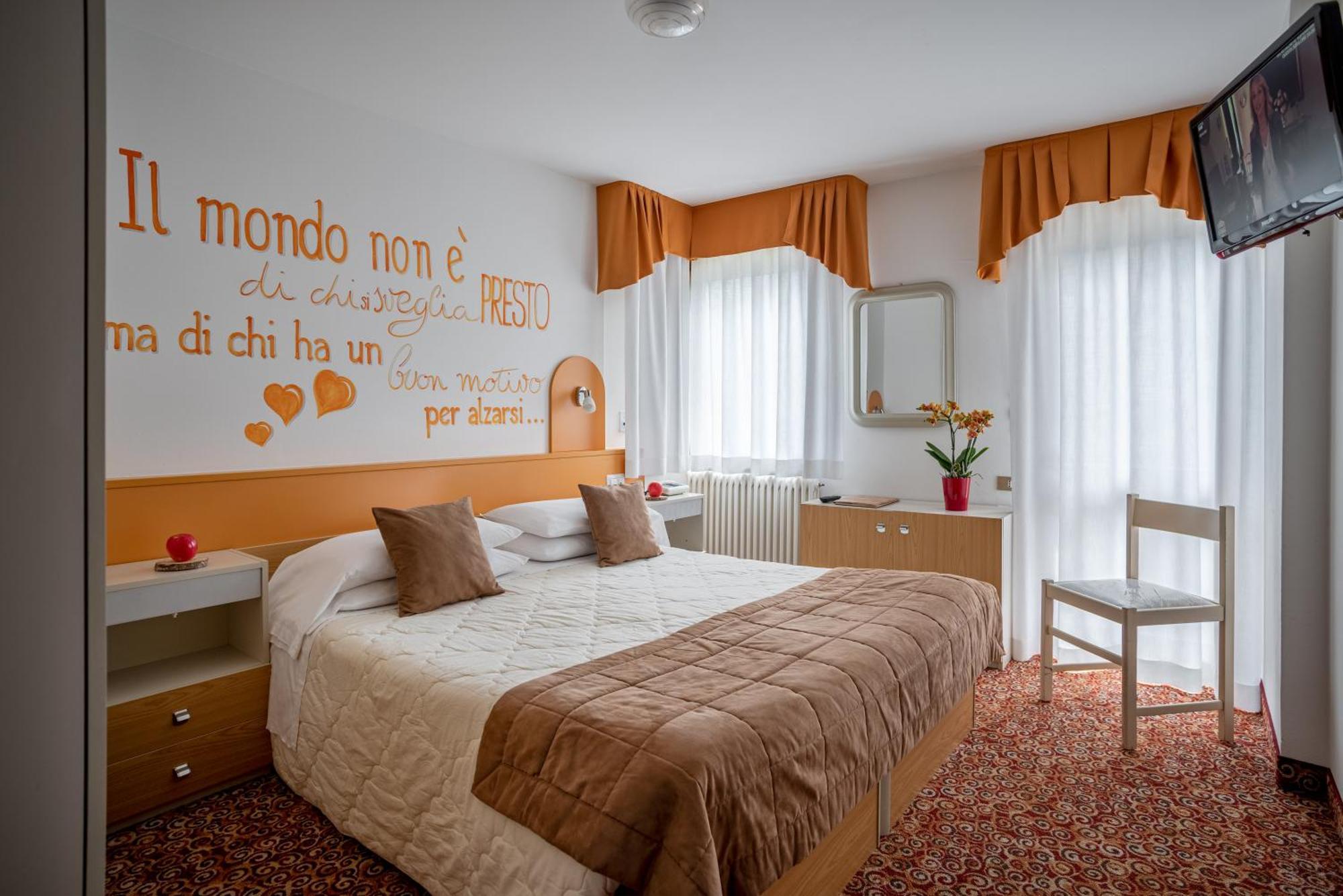 Hotel Europa San Martino Di Castrozza Exterior photo
